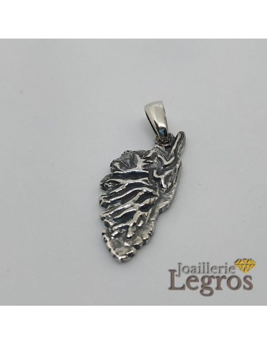 Pendentif Corse avec ses reliefs en argent ouvre sa boutique