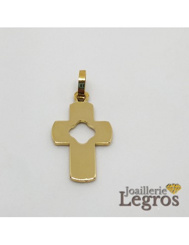 Pendentif croix ajourée or jaune 18 carats l'évolution des habitudes 