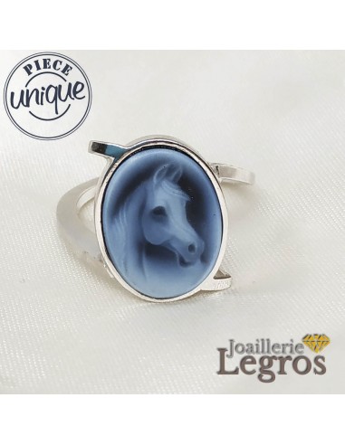 Bague Camée bleu Onyx cheval en or blanc 18 carats commande en ligne