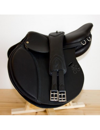 Made-to-measure English saddle for all disciplines d'Europe débarque