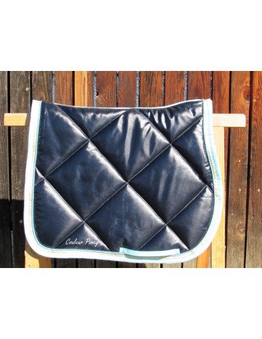 Black pony saddle pad des créatures d'habitude