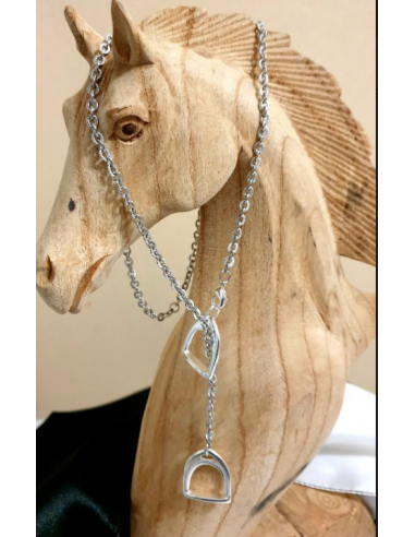 Stirrup chain necklace brillant des détails fins