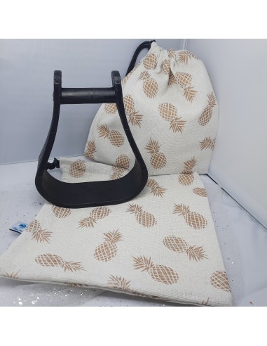 Gold pineapple stirrup bags/covers Voir les baskets